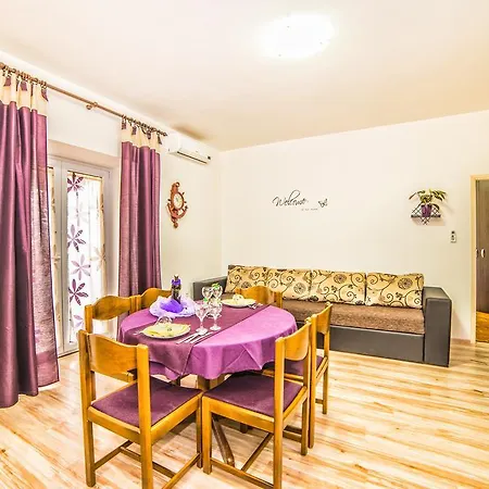 Apartments Kaic 1045 Pula Exterior photo