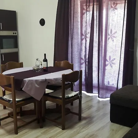 Apartments Kaic 1045 Pula Exterior photo